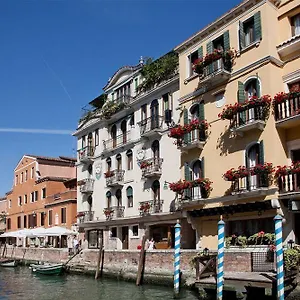 https://hotel-american-dinesen.hotelinveneto.com